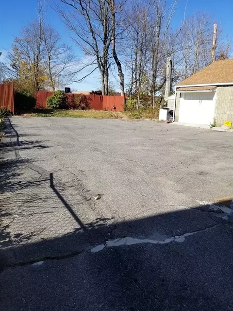 55 Granite St, Webster, MA 01570 photo 4