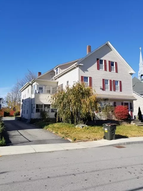 55 Granite St, Webster, MA 01570