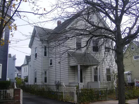 7 Plumer St, Everett, MA 02149 photo 2