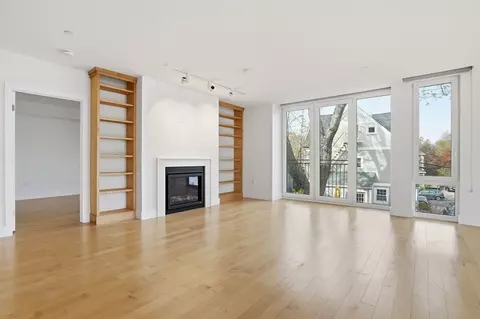 7 Beech St #211, Cambridge, MA 02140