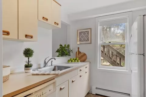 Kitchen - 57 Lantern Ln #3, Dracut, MA 01826 photo 4 of 4