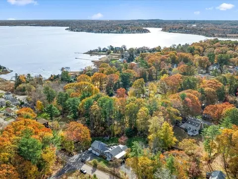 44 Soule Ave, Duxbury, MA 02332