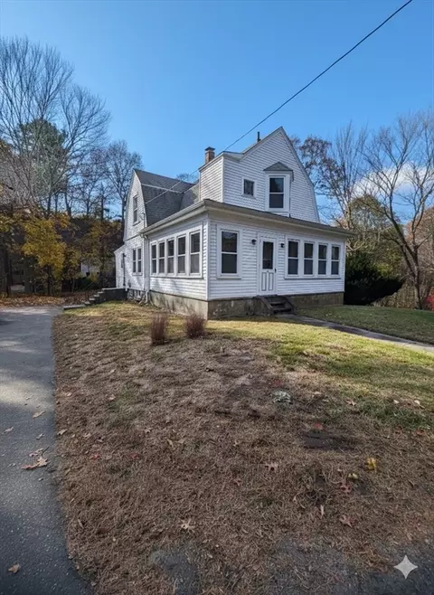 21 King St, Hanover, MA 02339
