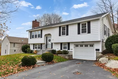 541 Pickering St, Manchester, NH 03104