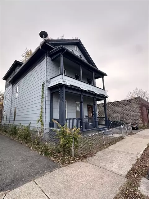 13 Ringgold St, Springfield, MA 01107 photo 3