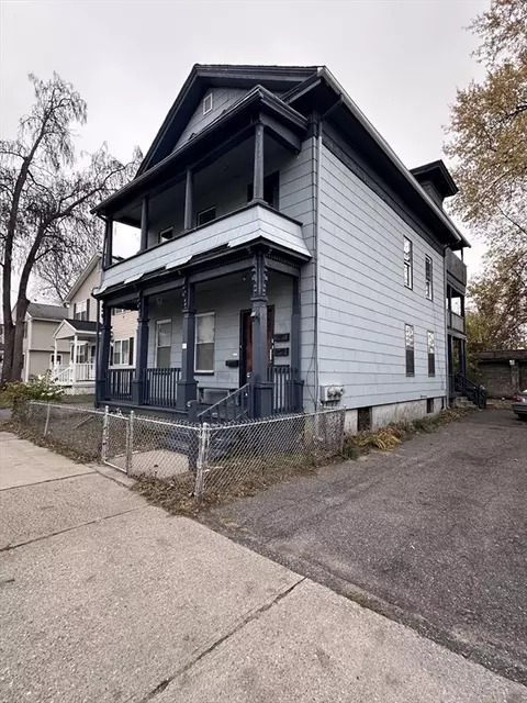 13 Ringgold St, Springfield, MA 01107 photo 2