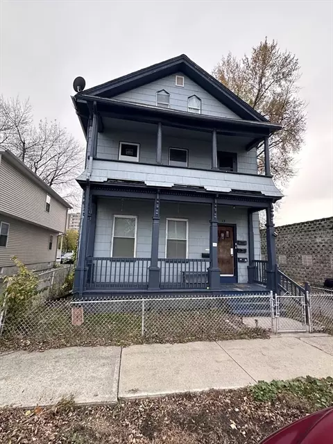 13 Ringgold St, Springfield, MA 01107