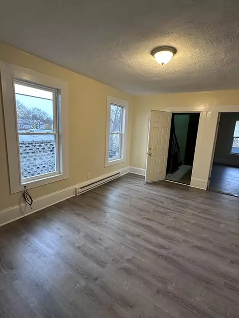 13 Ringgold St, Springfield, MA 01107 photo 9