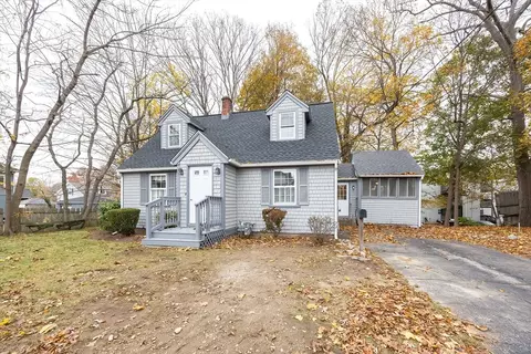 43 Elizabeth St, Attleboro, MA 02703