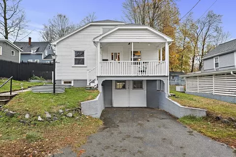 21 Green St, Merrimac, MA 01860