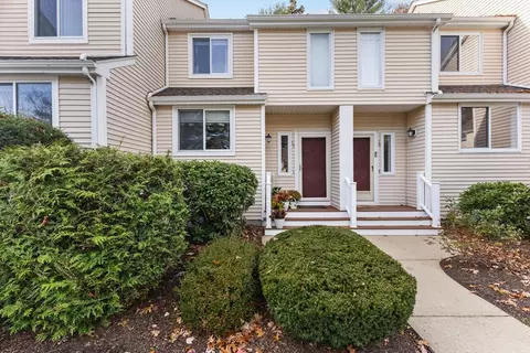 17 Gasllght Ln #17, Easton, MA 02356