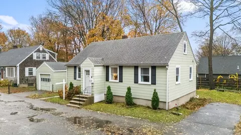 19 Cedar St, Beverly, MA 01915 photo 5