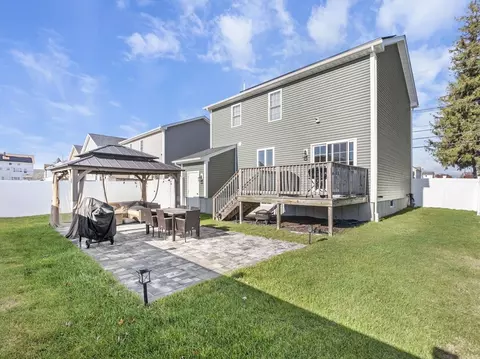 909 Dwelly St, Fall River, MA 02724 photo 27