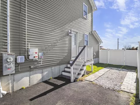909 Dwelly St, Fall River, MA 02724 photo 32