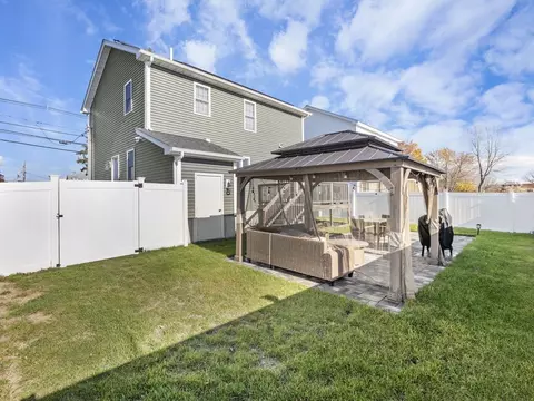 909 Dwelly St, Fall River, MA 02724 photo 31