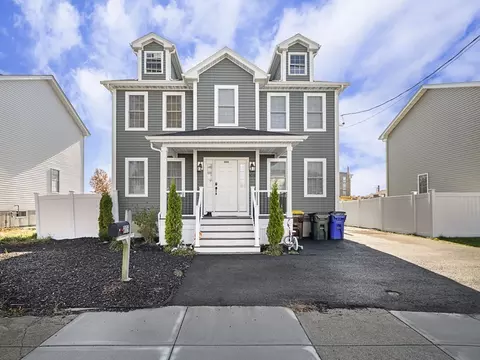 909 Dwelly St, Fall River, MA 02724
