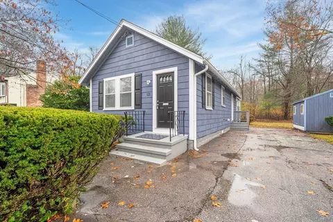 250 Thicket St, Weymouth, MA 02190