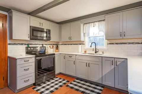 2 Gardner Ave, Attleboro, MA 02703 photo 9