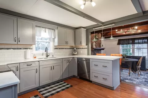 2 Gardner Ave, Attleboro, MA 02703 photo 10