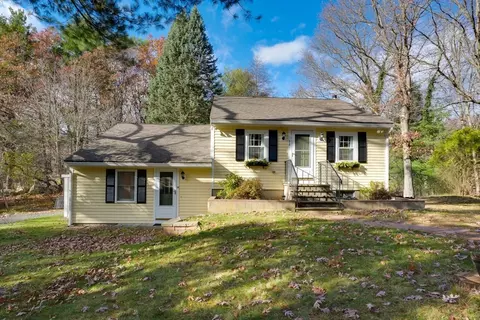 22 Granite St, Medway, MA 02053