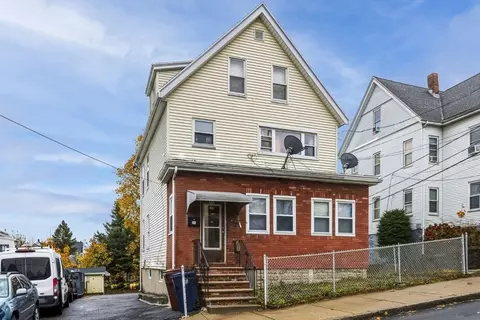 17 Ashton St, Everett, MA 02149 photo 3