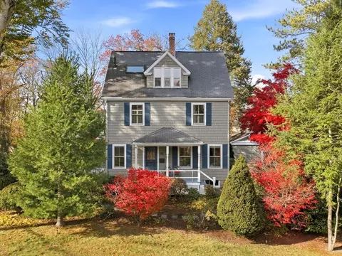 32 Donizetti St, Wellesley, MA 02482