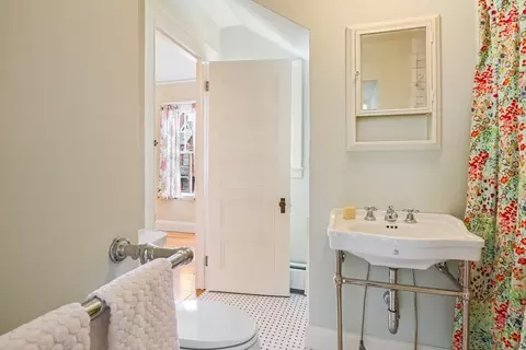 Bath - 61 William St, Worcester, MA 01609 photo 3 of 3