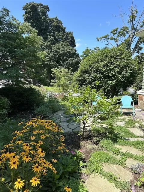 Exterior - 61 William St, Worcester, MA 01609 photo 5 of 7