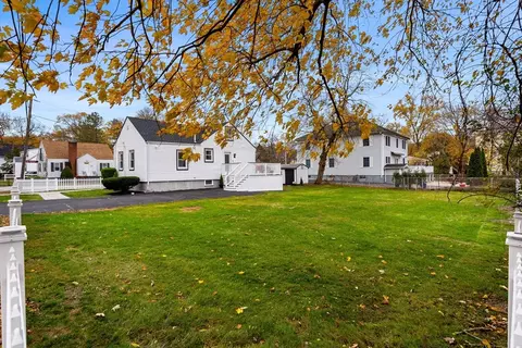 7 Davis St, Saugus, MA 01906 photo 4