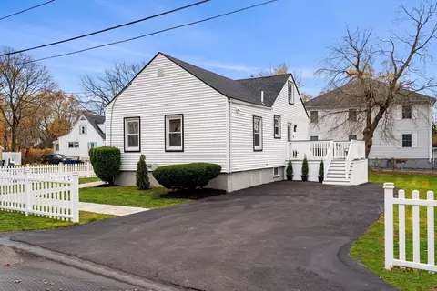 7 Davis St, Saugus, MA 01906 photo 2