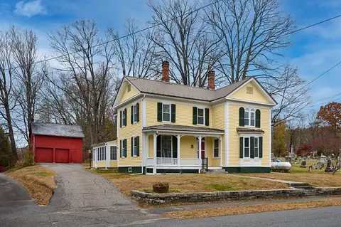 3 High St, Haydenville, MA 01039