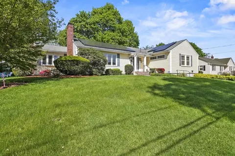 111 Draper St, Lowell, MA 01852