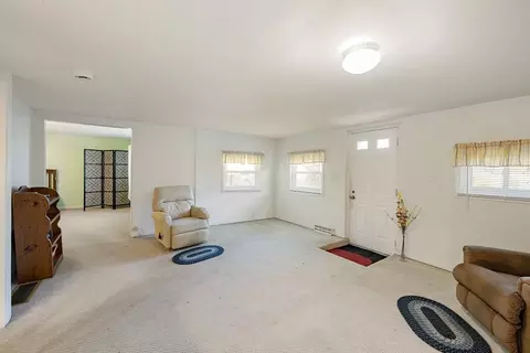 111 Thaddeus St, Chicopee, MA 01020 photo 8
