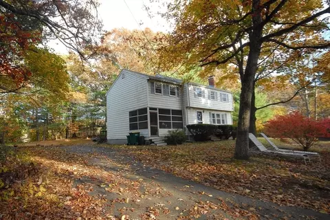 70 Hillside Ave, Concord, MA 01742