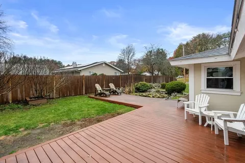 Exterior - 30 Edith Rd, Framingham, MA 01701 photo 5 of 6