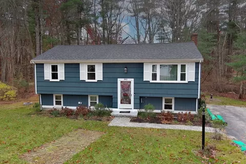 842 E Washington St, Hanson, MA 02341