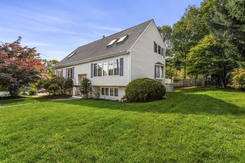 200 Robbins St, Milton, MA 02186