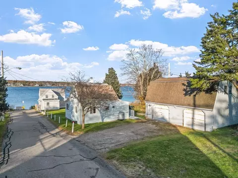 19 Holmes Ave, Kingston, MA 02364