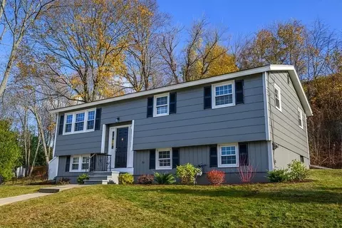 16 Winding Ln, Lowell, MA 01852
