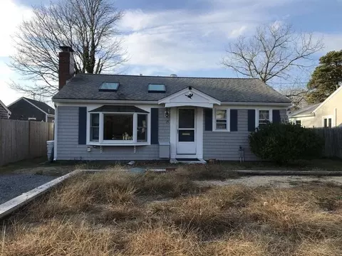 15 Mayflower Rd, Yarmouth, MA 02673