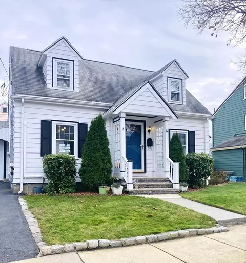 92 Plummer Ave, Winthrop, MA 02152