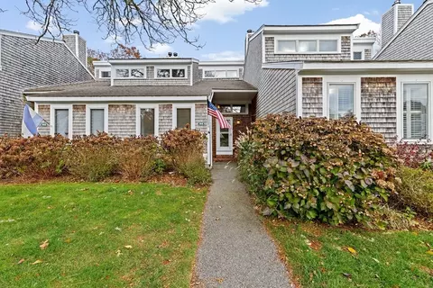 15 Riverview Ave # E, Mashpee, MA 02649
