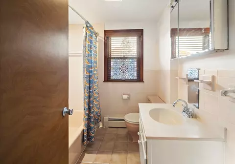 Bath - 149 Forest St, Reading, MA 01867 photo 2 of 2