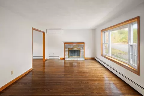 Living - 149 Forest St, Reading, MA 01867 photo 2 of 4