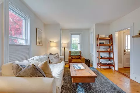 Living - 10 Eaton St, Reading, MA 01867 photo 2 of 3