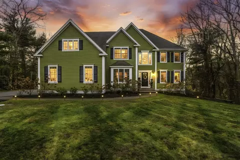 20 Thayer Rd, Mendon, MA 01756