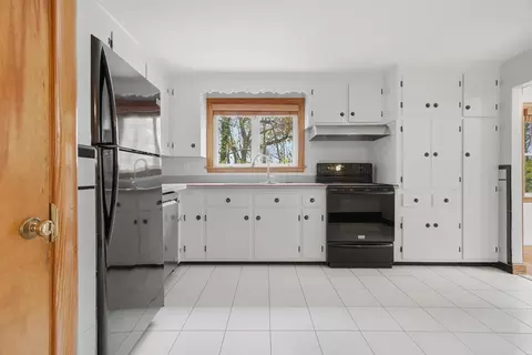 8 Steele St, Stoneham, MA 02180 photo 6
