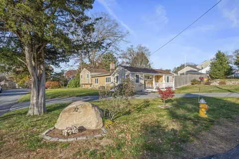 32 Fairview Ave, Scituate, MA 02066