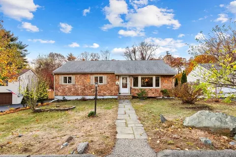 10 Apache Trl, Medford, MA 02155