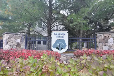 2 Harvest Dr #209, North Andover, MA 01845